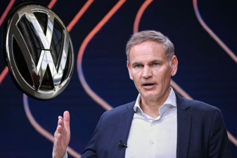 Volkswagen CEO'su Blume, 140 bin işi tehdit eden planı için çalışanlarına açıklama yapacak