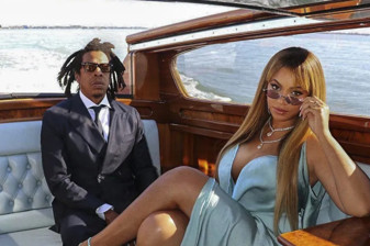 Ünlü şarkıcı Beyonce ve Jay-Z'nin evine otomobille çarpan kişi tutuklandı
