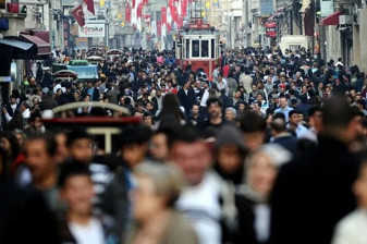 Türkiye'de ortalama yaşam süresi arttı, kadınlar erkeklerden 5,2 yıl daha uzun yaşıyor