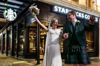 Starbucks şubesinde başına buzdolabı çerçevesi düşen çellist Sally Kenyon, kazanın kariyerini bitirdiği iddiasıyla tazminat davası açtı
