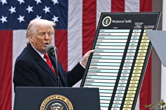 Trump yönetimi yaklaşık 100 milyar dolarlık tarife iadesini ödeme sürecine gönderdi