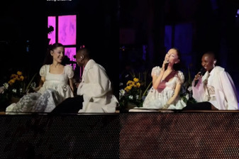 Ariana Grande ve Cynthia Erivo'dan Londra’da sürpriz