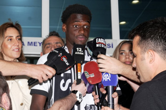 Hollandalı futbolcu Ernest Poku, Beşiktaş için İstanbul'a geldi