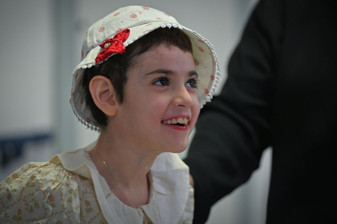 Elifsu, 8 yıllık epilepsi mücadelesi sonrası yürümeye ve konuşmaya başladı