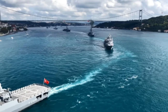 İstanbul Boğazı’nda 30 Ağustos Zafer Bayramı dolayısıyla gemi korteji düzenlendi