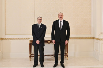 Aliyev, Nobel ödüllü Türk bilim insanı Aziz Sancar'ı şöhret nişanıyla ödüllendirdi