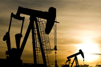 Suudi Arabistan’ın petrol üretimi 1990’dan bu yana en düşük seviyeye geriledi