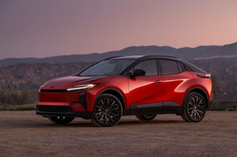 Toyota 10 bin elektrikli SUV modeli C-HR EV'yi geri çağırıyor