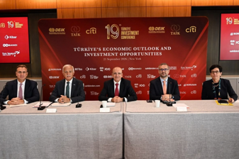Mehmet Şimşek New York’ta buluştuğu ABD’li yatırımcılara beş sektör tavsiye etti ve önemli fırsatlar gördüklerini söyledi