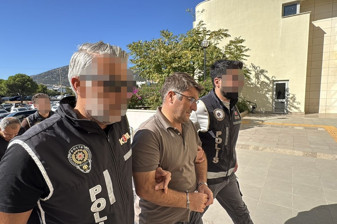Bodrum Liman Başkanı rüşvet nedeniyle tutuklandı, evinde yüksek miktarda döviz ele geçirildi