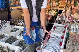 İstanbul'da balık tezgahlarında bolluk yaşanıyor, fiyatlar düşerken satışlar artıyor