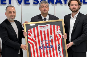 Kahramanmaraş Ticaret ve Sanayi Odası Meclis Başkanlığı'na seçilen iş insanı Mahmut Arıkan, şehrin takımına 100 bin dolar destek sözü verdi