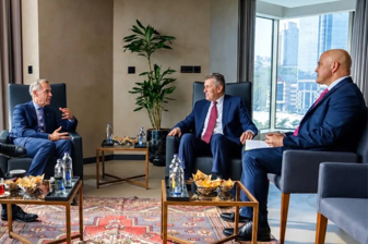 Sabancı Holding Yönetim Kurulu Başkanı Hayri Çulhacı ve CEO Kıvanç Zaimler, Kanada Başbakanı Mark Carney'le İstanbul'da görüştü