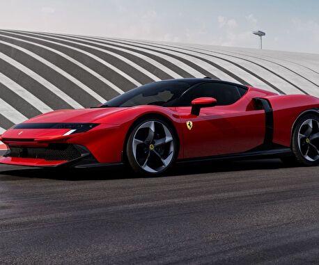 Testarossa yarı elektrikli ve 1050 beygirle döndü