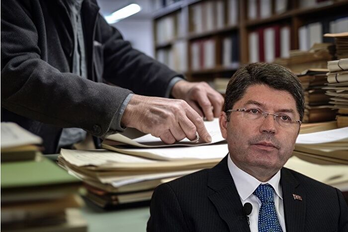 Bakan Tunç'tan 'Bilirkişilik Yönetmeliğine' ilişkin paylaşım
