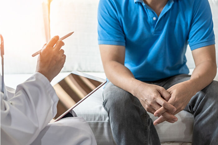 Yeni bir araştırmaya göre, erkeklerin hipertansiyon, diyabet ve HIV/AIDS gibi hastalıklardan kadınlara göre daha fazla etkilendiği ortaya çıktı