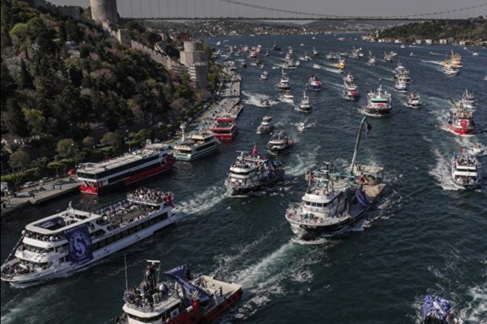 Sarıyer şampiyon oldu, 100 tekne Boğaz'da tura çıktı