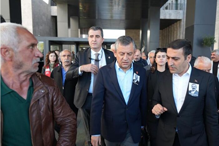 CHP Genel Başkanı Özgür Özel'e saldıran şüpheli tutuklandı
