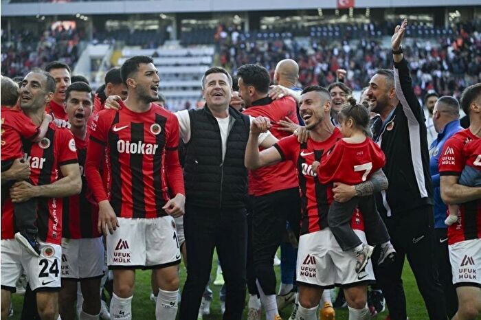 Asırlık çınar Gençlerbirliği Süper Lig'e yeniden yükseldi