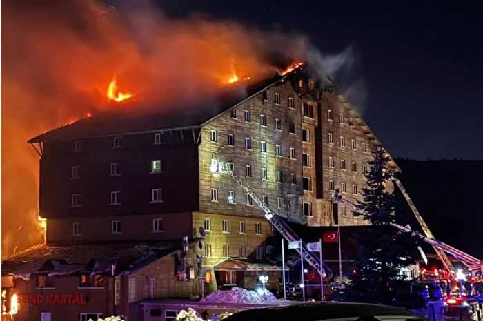 Grand Kartal faciasında 1998'er yıl hapis talebi