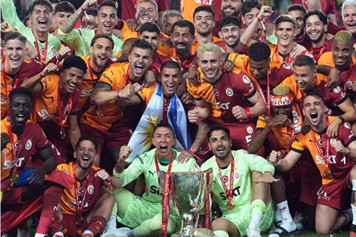 Galatasaray'da bir puan beş yıldız... Cimbom berabere bile kalsa şampiyon