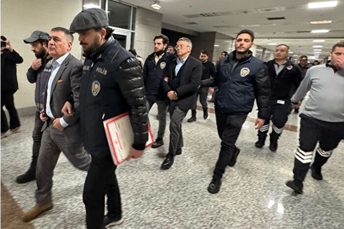 TÜSİAD Başkanı Orhan Turan ve Yüksek İstişare Konseyi Başkanı Ömer Aras hâkim karşısına çıkıyor
