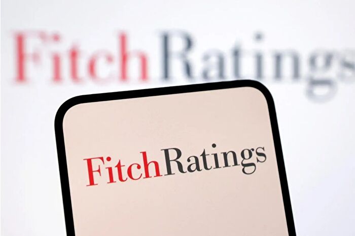 Fitch büyüme tahminlerini revize etti, Türkiye'nin notunu korudu