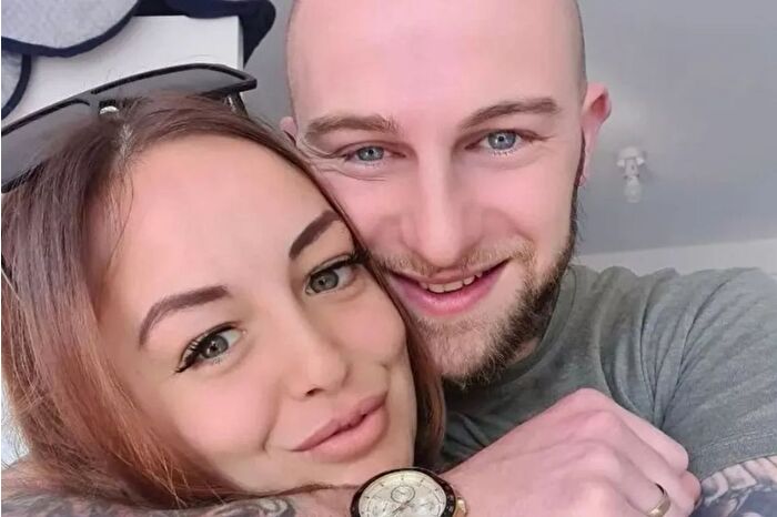 İngiliz turist Luke Martin, tatil için geldikleri Türkiye'de rahatsızlanıp ölen eşi Beth Martin'in hastanede kalbinin çalındığını ileri sürdü