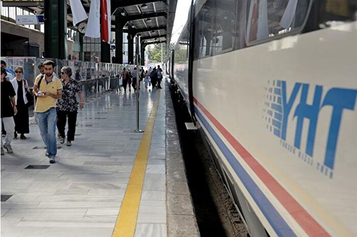 Trenlere bayram için ek seferler konulacak