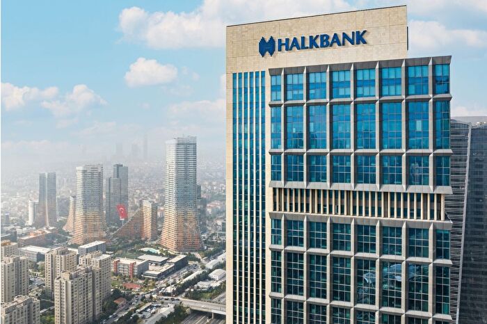 Halkbank 'dijital'den vazgeçti 'şubeli' katılım bankası kuruyor