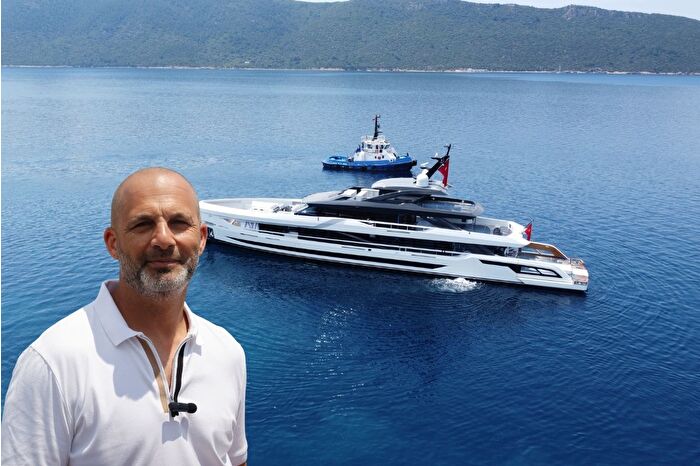 İsrail'de gayrimenkul ve altyapı yatırımlarıyla dikkat çeken milyarder iş insanı Tzahi Nachmias, Bodrum'da özel üretim süper yatını teslim aldı