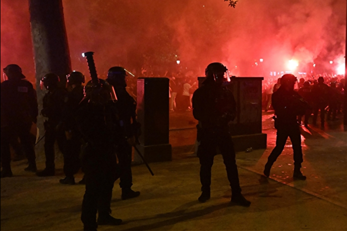 PSG'nin şampiyonluğu sonrası Fransa karıştı: Bir genç öldü, 427 kişi gözaltına alındı