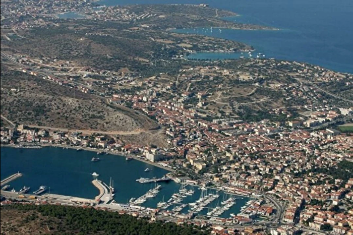 Çeşme'de 164 milyon TL'lik taşınmaz satışı