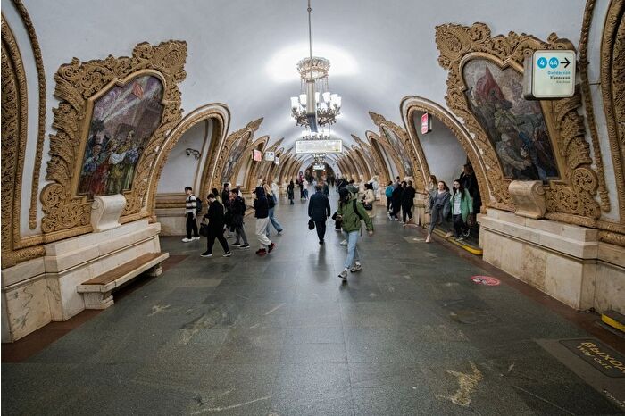 Yer altındaki sanat merkezi: Moskova Metrosu