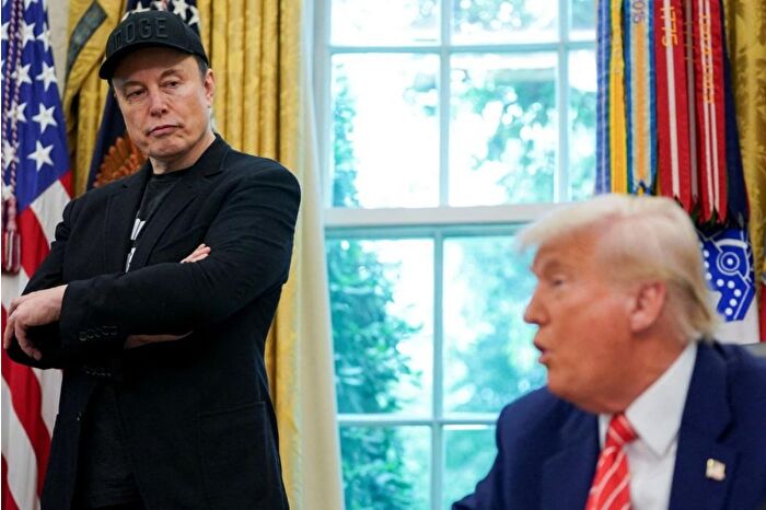 Elon Musk'tan geri adım: Trump'ın 'Epstein dosyalarında' yer aldığını ileri sürdüğü paylaşımını sildi