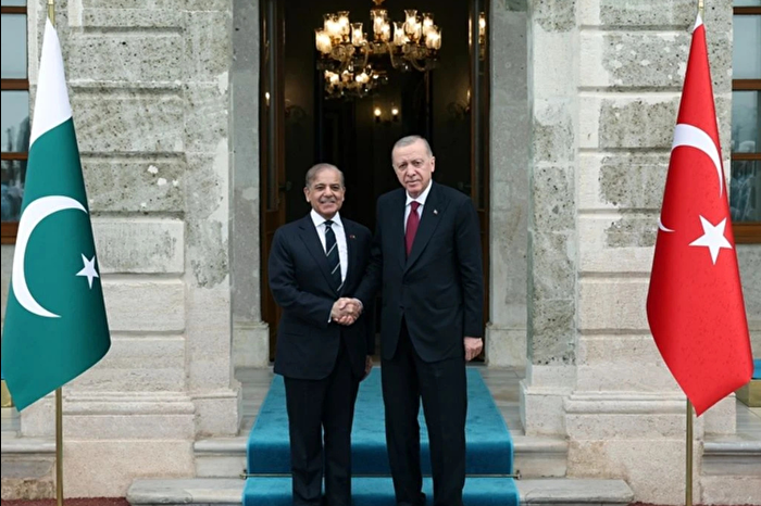 Cumhurbaşkanı Erdoğan ile Pakistan Başbakanı Şerif telefonda bayramlaştı, iş dünyası için iş birliğini konuştu