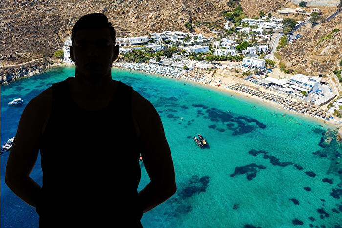 Mikonos’ta lüks yatta skandal: Türk iş insanı eşini darp etti, gözaltına alındı