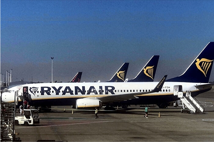 Ryanair'den uçak sarhoşlarına '500 sterlin ceza' kararı