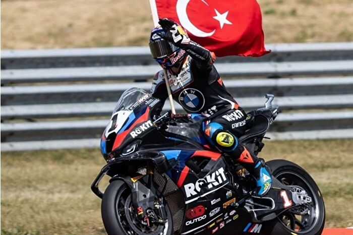 Toprak Razgatlıoğlu, İtalya'da birinci oldu