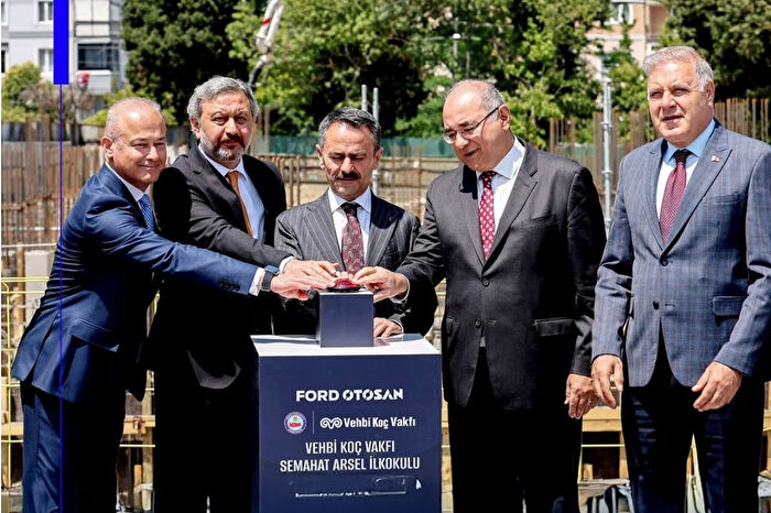 Ford Otosan ve Vehbi Koç Vakfı, Kocaeli'de Semahat Arsel İlkokulu'nun temelini attı