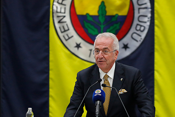 Fenerbahçe Yönetim Kurulu Üyesi Erol Bilecik'in Ali Koç'a mail göndererek yeni seçimde yönetim listesinden affını istediği iddia edildi