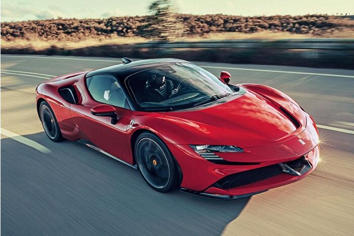 Lüks spor otomobil üreticisi Ferrari, ikinci elektrikli modelini yine erteledi