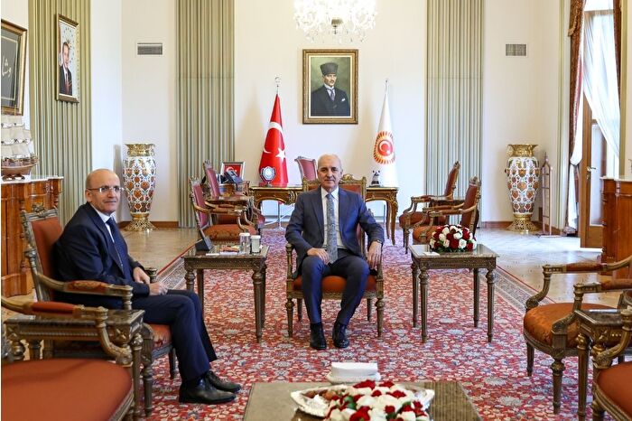 TBMM Başkanı Numan Kurtulmuş ve Hazine ve Maliye Bakanı Mehmet Şimşek görüşme gerçekleştirdi