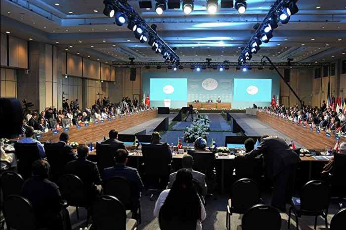 İstanbul'da toplanan İslam İşbirliği Teşkilatı üyesi devletler, İsrail ve ABD'nin İran'a yönelik saldırılarını kınadı