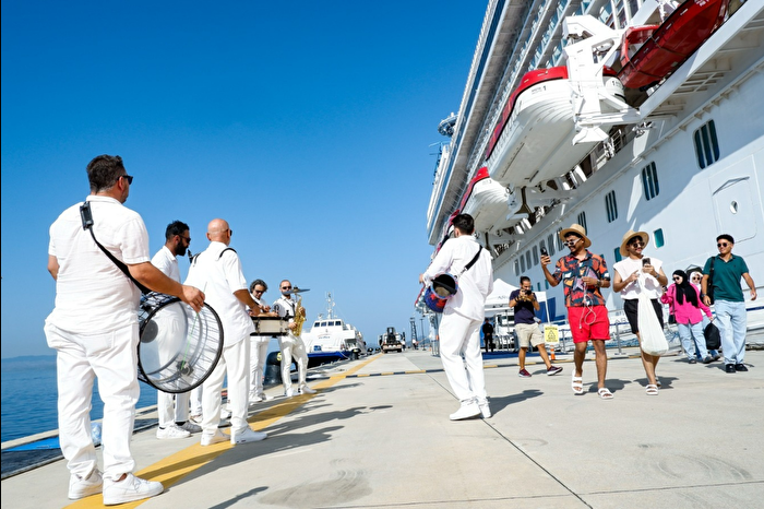 Bodrum'da VIP turistlere bandolu karşılama