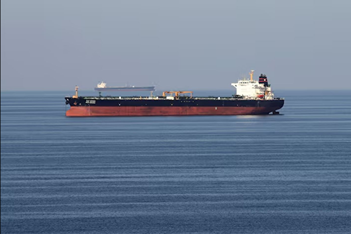 Dev petrol tankerleri Hürmüz'den dümen kırdı