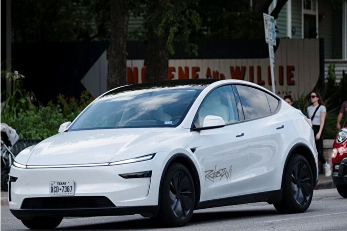 Tesla, robotaksi hizmetini Austin'de başlattı