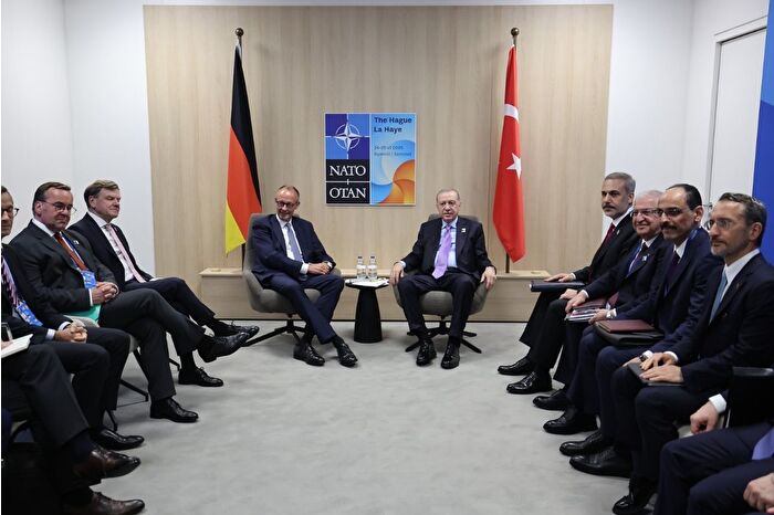 Cumhurbaşkanı Erdoğan, NATO Zirvesi'nde dünya liderleri ile bir araya geldi