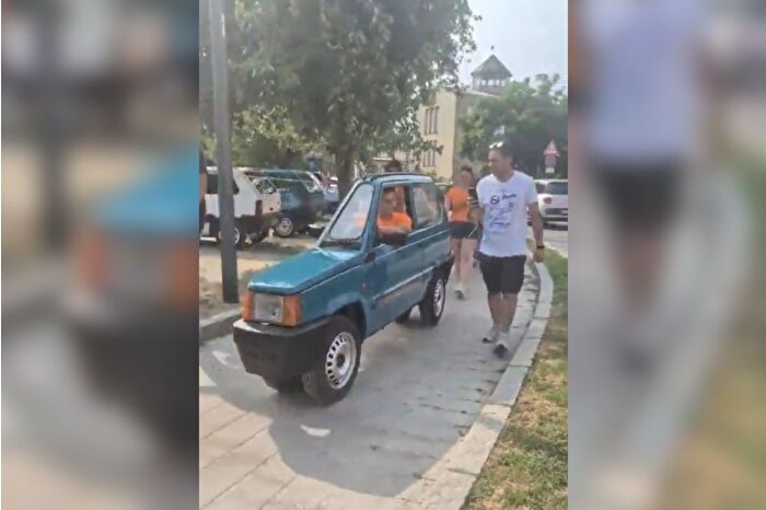 İtalyan mucit dünyanın en ince arabasını yaptı