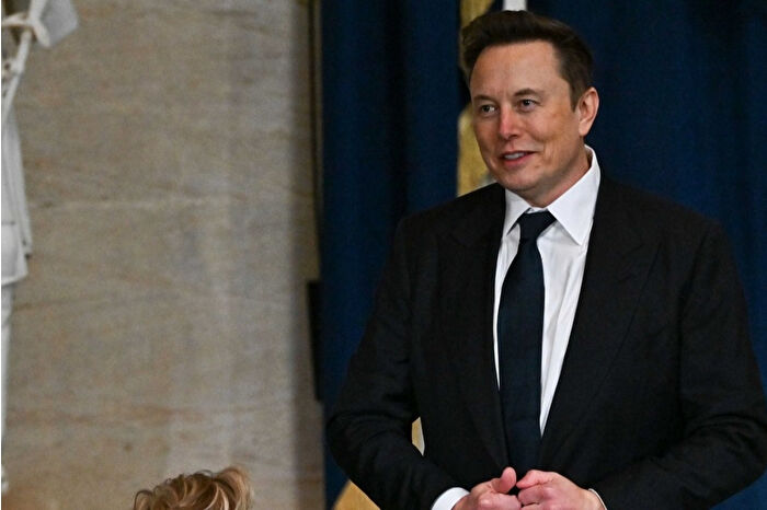 Elon Musk Tesla’daki en iyi yardımcısını kovdu